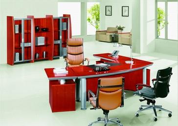 荣兴家具是一家集设计,制造,销售于一体的专业化大型办公家具